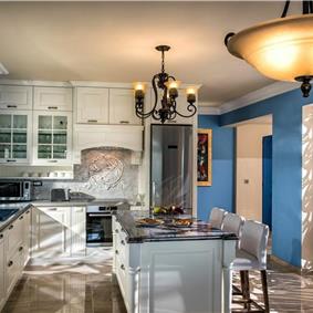 6 bedroom luxury villa with pool near Agia Pelagia, sleeps 12